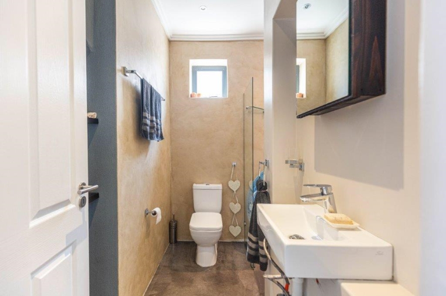 3 Bedroom Property for Sale in Vredehoek Western Cape